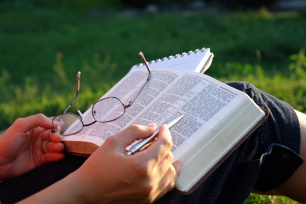 How to choose the best study bible