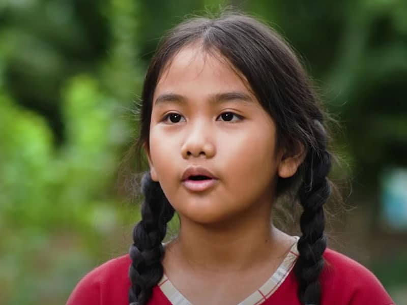 Young girl leads buddhist family to Jesus