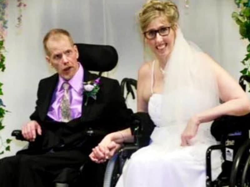 Couple with terminal disease gets married